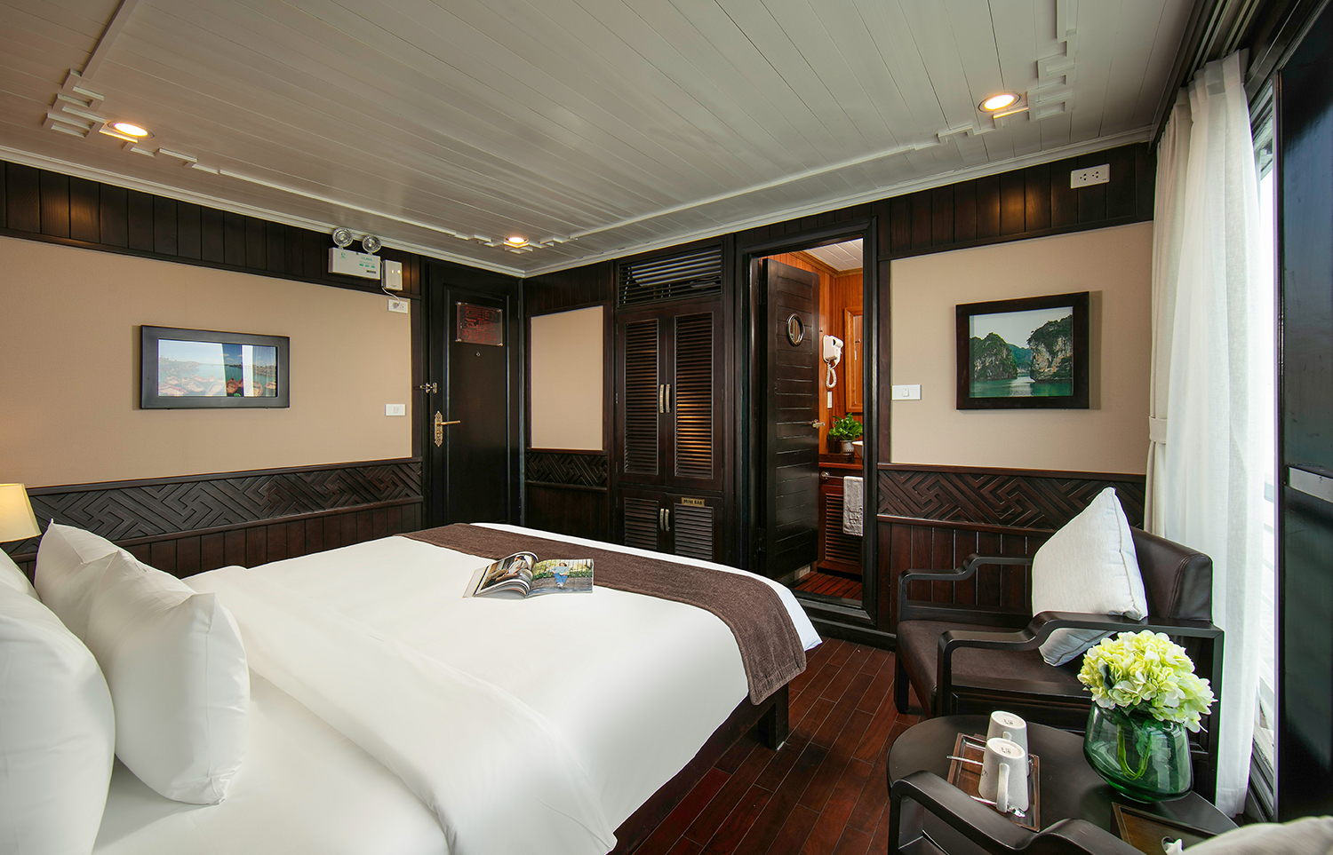 Premium Deluxe Ocean View Cabin